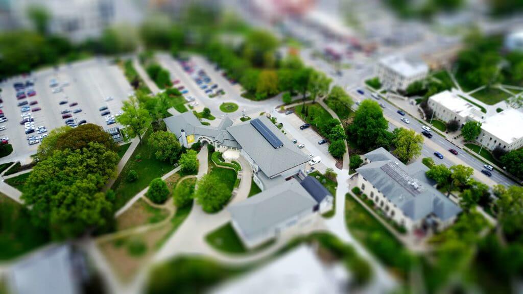 1 DESIGNING LARGE RETAIL AND COMMERCIAL CENTRES